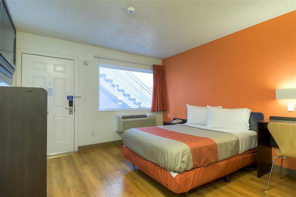 6-las Vegas, Nv - I-15 Stadium Hotel Las Vegas