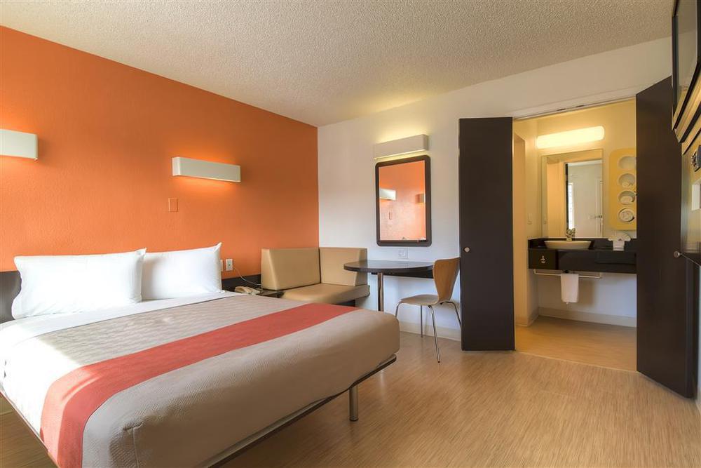 Hotel 6-las Vegas, Nv - I-15 Stadium 2*