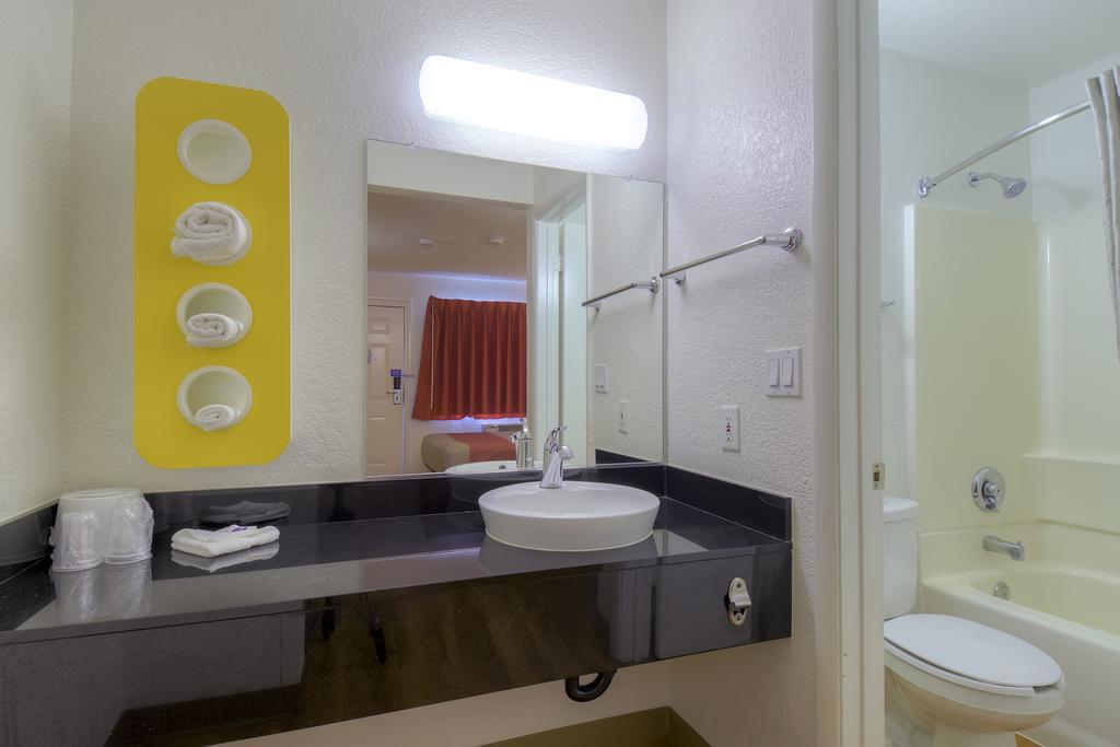 6-las Vegas, Nv - I-15 Stadium Hotel Las Vegas