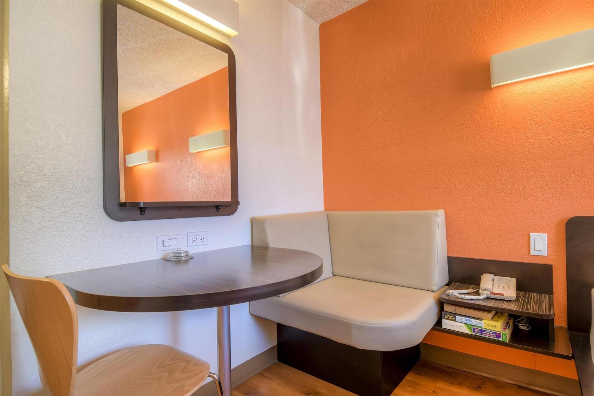 6-las Vegas, Nv - I-15 Stadium Hotel 2*