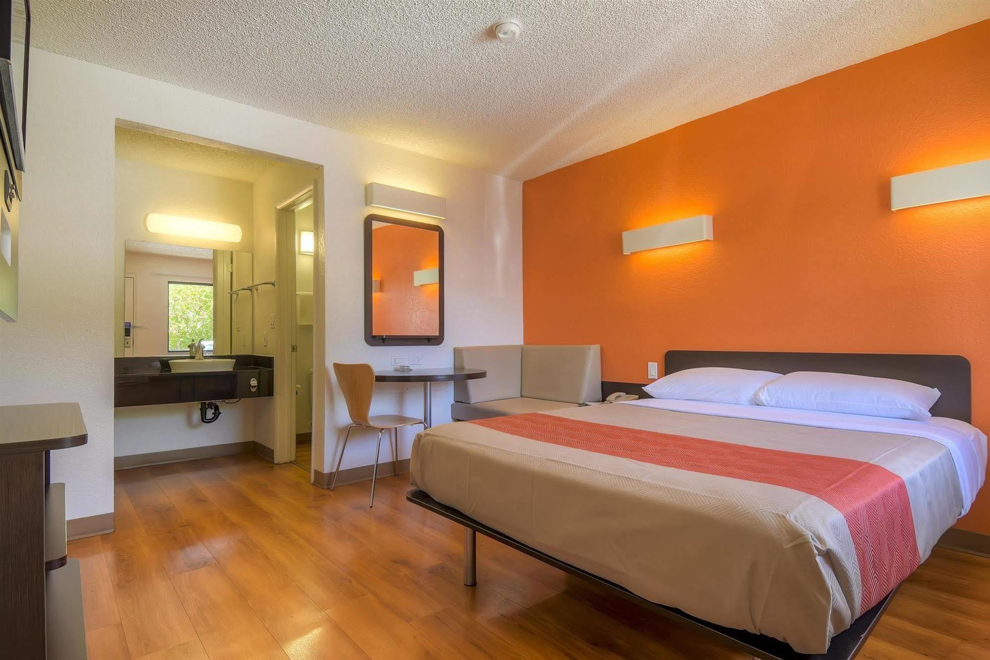 Hotel 6-las Vegas, Nv - I-15 Stadium 2*