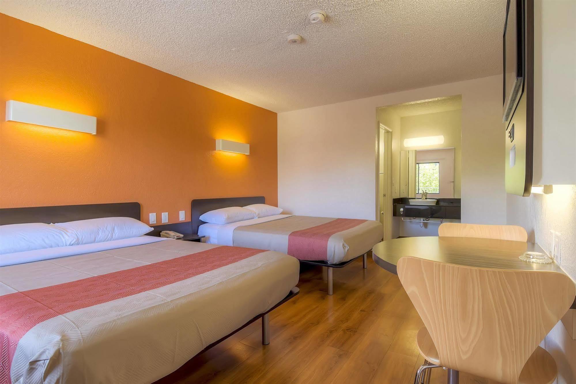 Hotel 6-las Vegas, Nv - I-15 Stadium 2*